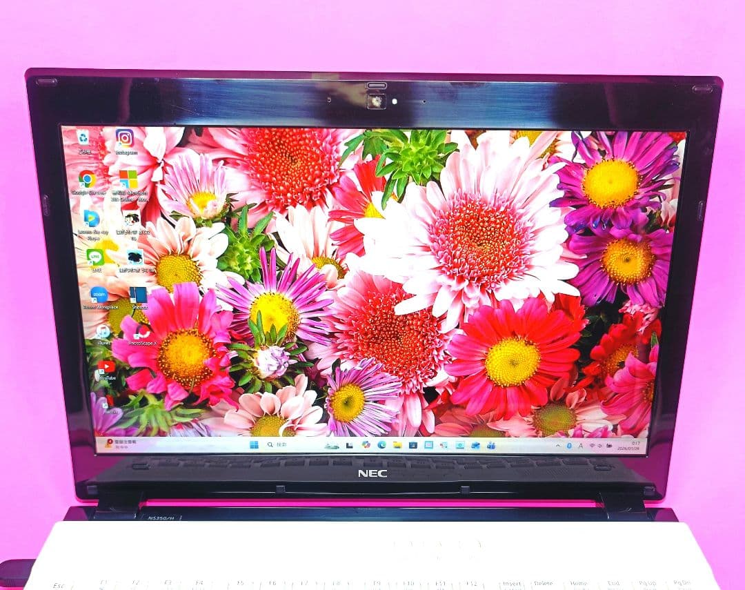 SSD480✨7世代✨8GB✨ブルーレイ✨オフィス✨カメラ付白ノートパソコン