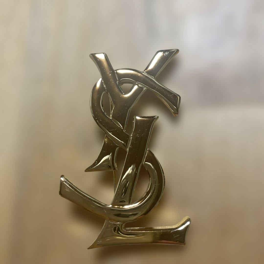 イヴ・サンローラン　 ロゴ　ブローチ　ゴールド イヴサンローラン/ブローチ/ゴールド/ロゴの買取実績【ブランディア】