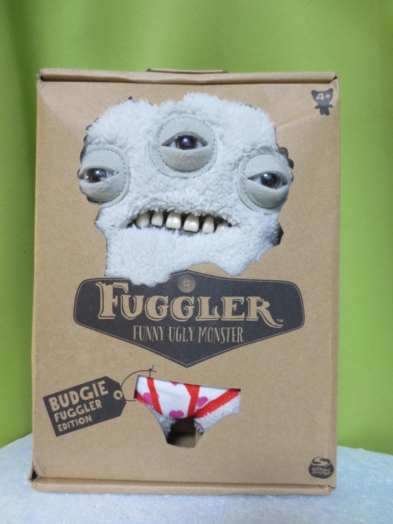 新品 FUGGLER ファグラー モンスター ぬいぐるみ グレー 三つ目 - メルカリ