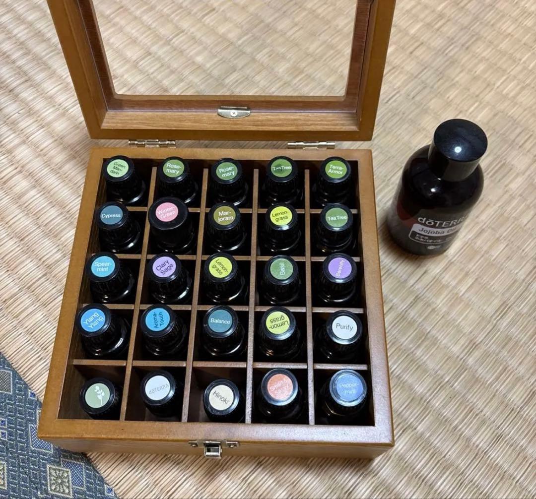 doTERRA エッセンシャルオイル収納ボックス - メルカリ