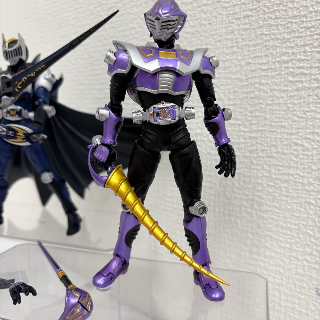 S.H.Figuarts 仮面ライダー王蛇&ナイト 2種セット