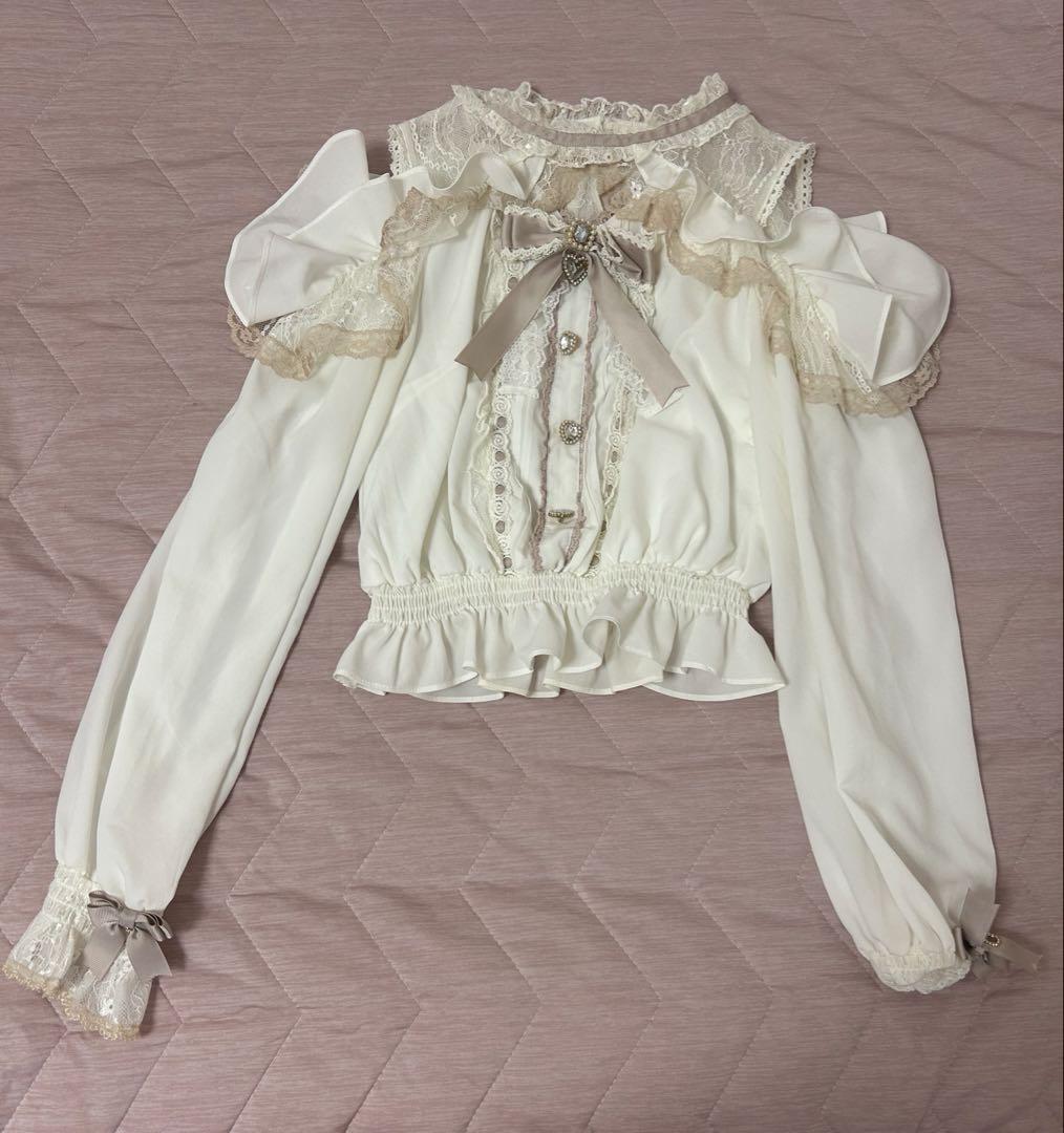 LIZLISA オープンショルダーフリルブラウス - メルカリ