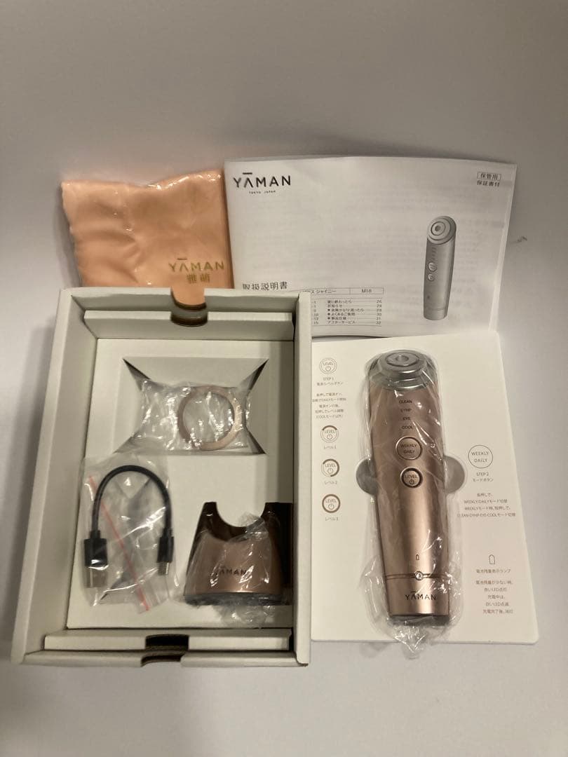 極美品　YA−MAN ヤーマン フォトプラスシャイニー　 M18YL9 RF美顔器 フォトプラス シャイニー M18-YL [国内・海外対応] ヤーマン