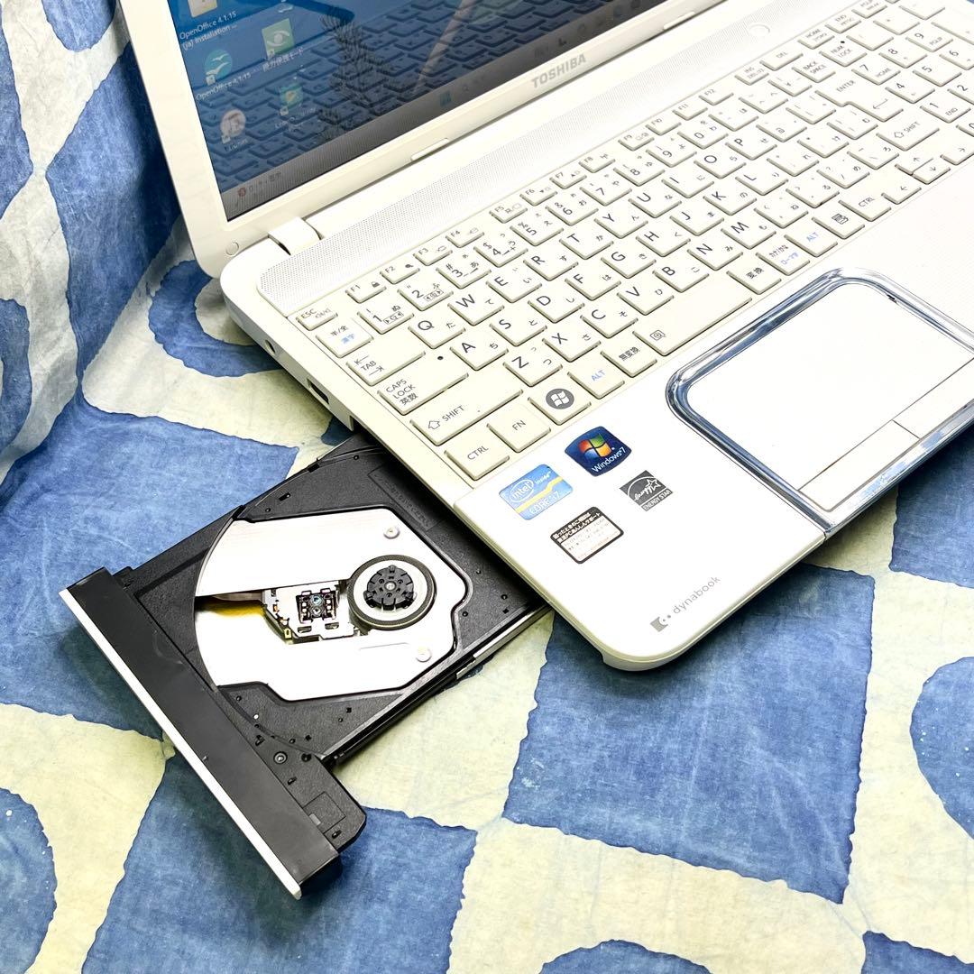 快速SSD256GB☆i7☆人気白ノートパソコン♡ブルーレイ&カメラ！Win11