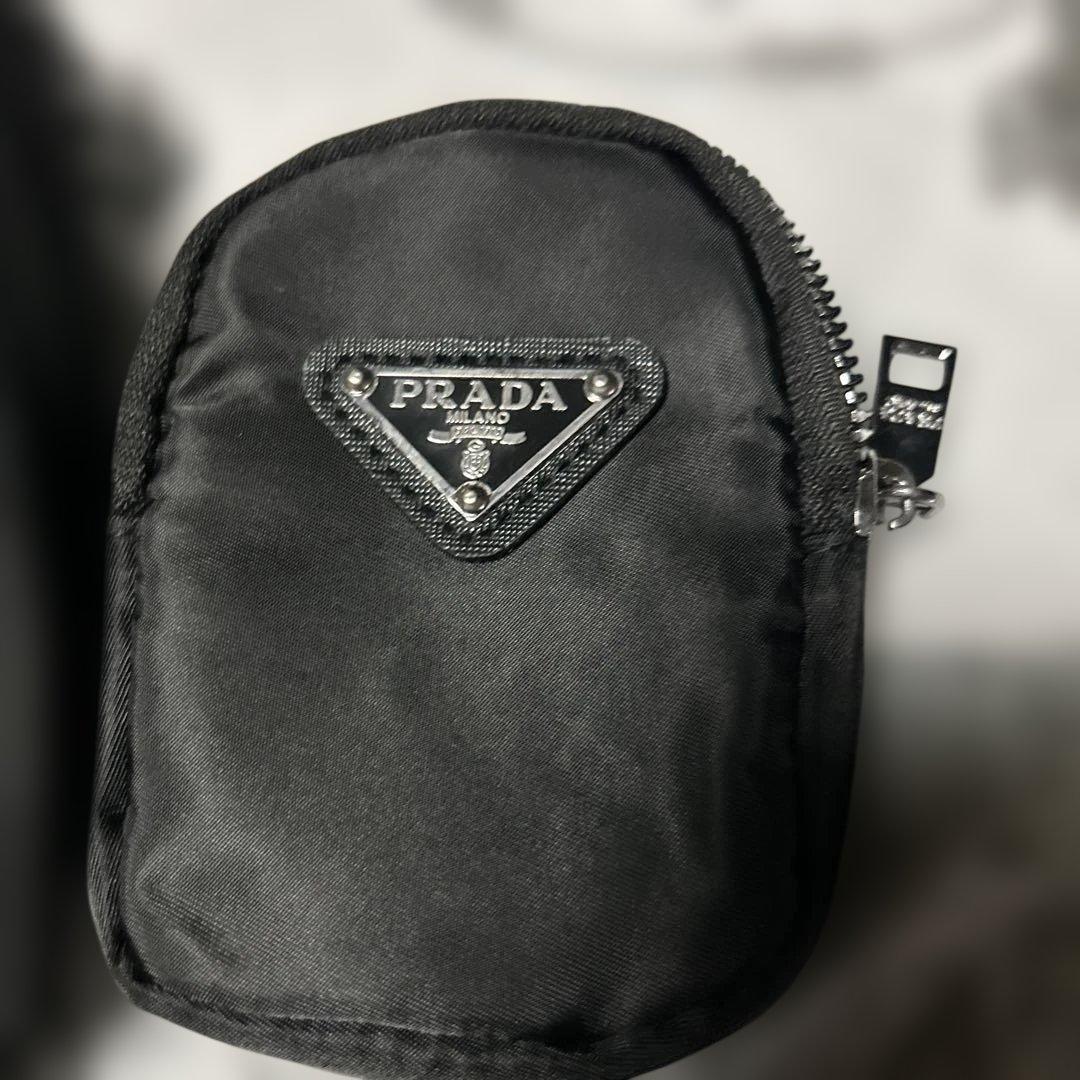 PRADA ノベルティ ブラック ショルダーバッグ 取り外しポーチ付き