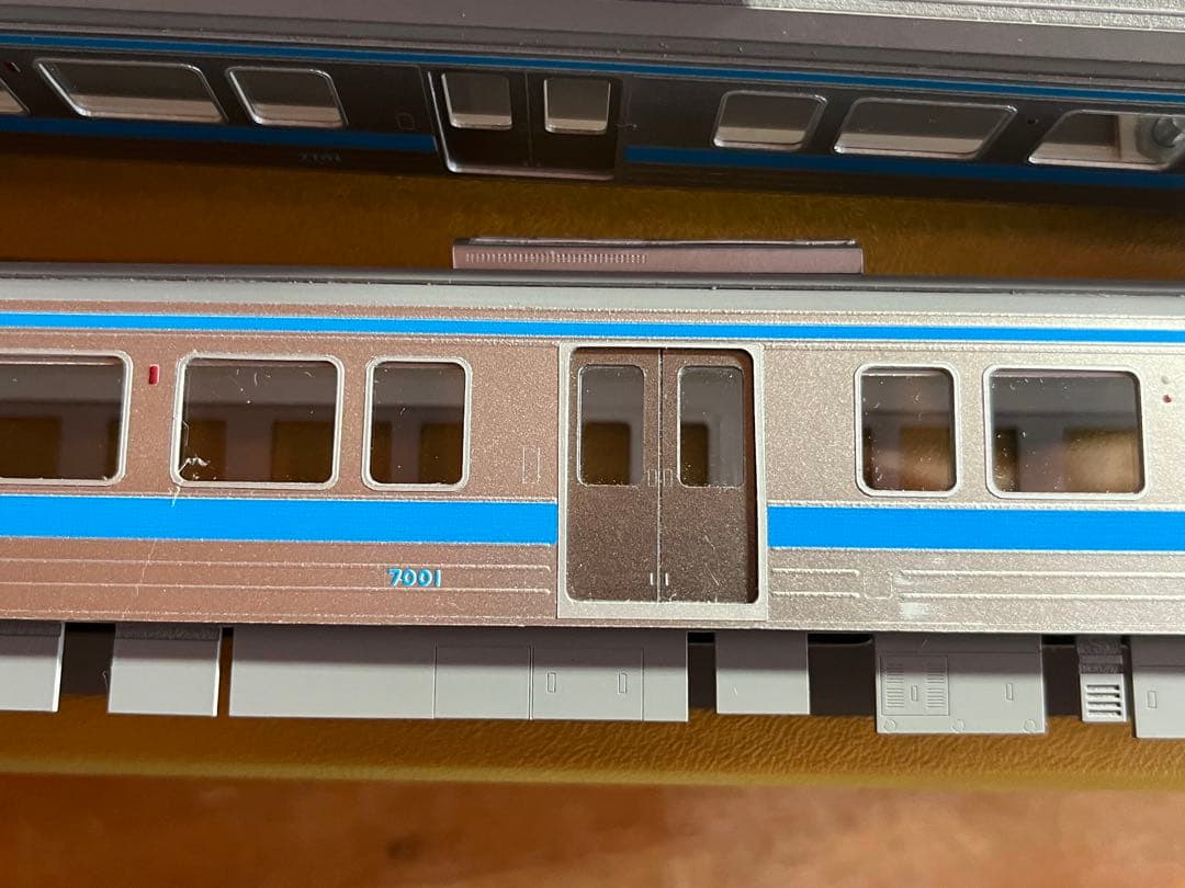 ジャンク]鉄道パーミルJR四国7000系2両セット - メルカリ