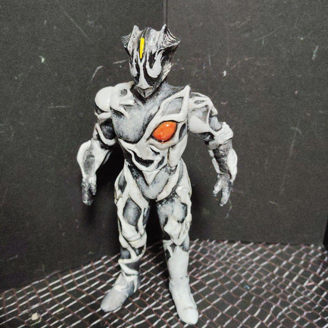 上野淳子ウルトラ怪獣旧型ソフビ