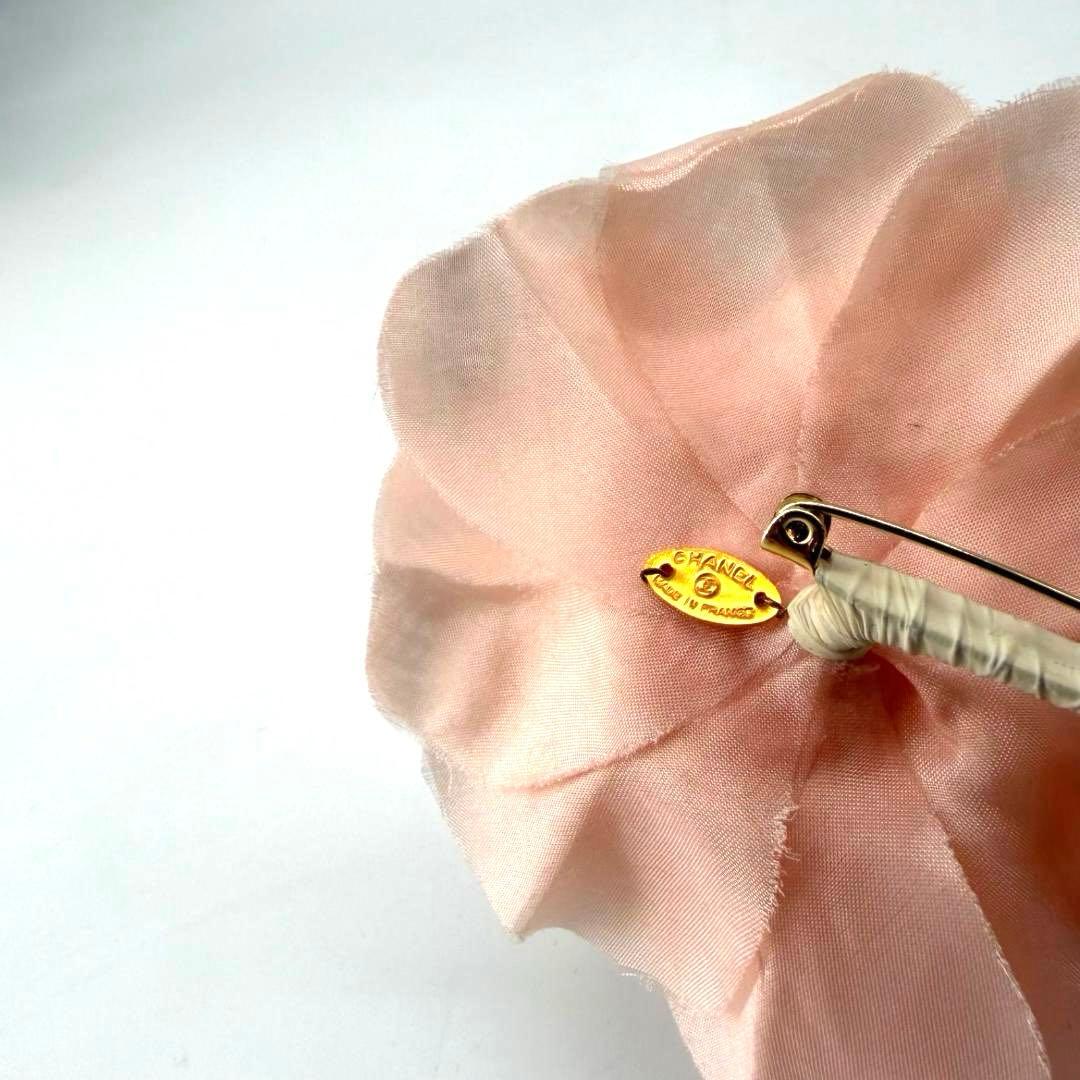 18214✨CHANEL シャネル 花 カメリア コサージュ ピンク - メルカリ