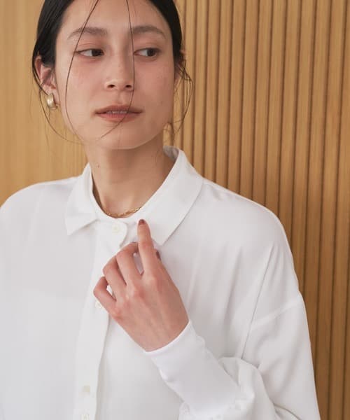 Audrey and John Wad 襟付き袖リブシャツ オフホワイト
