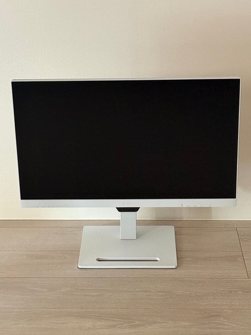 BenQ　27型ワイド スタイリッシュアイケアディスプレイGW2790QT-JP 1-bl2790qt-front-high-1