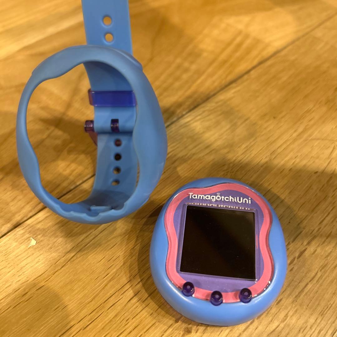 Tamagotchi Uni 青色 バンド付き - メルカリ