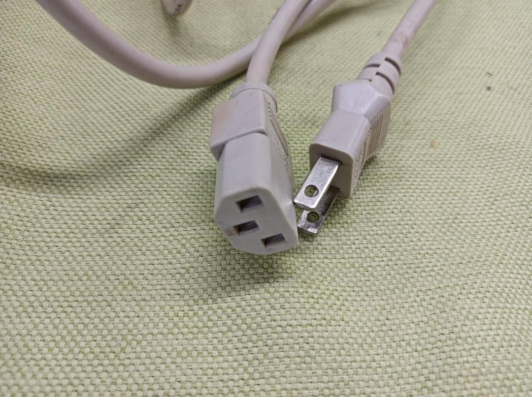 都《MNLAK》Macintosh　SE/30　液晶　キズ多い　レトロ