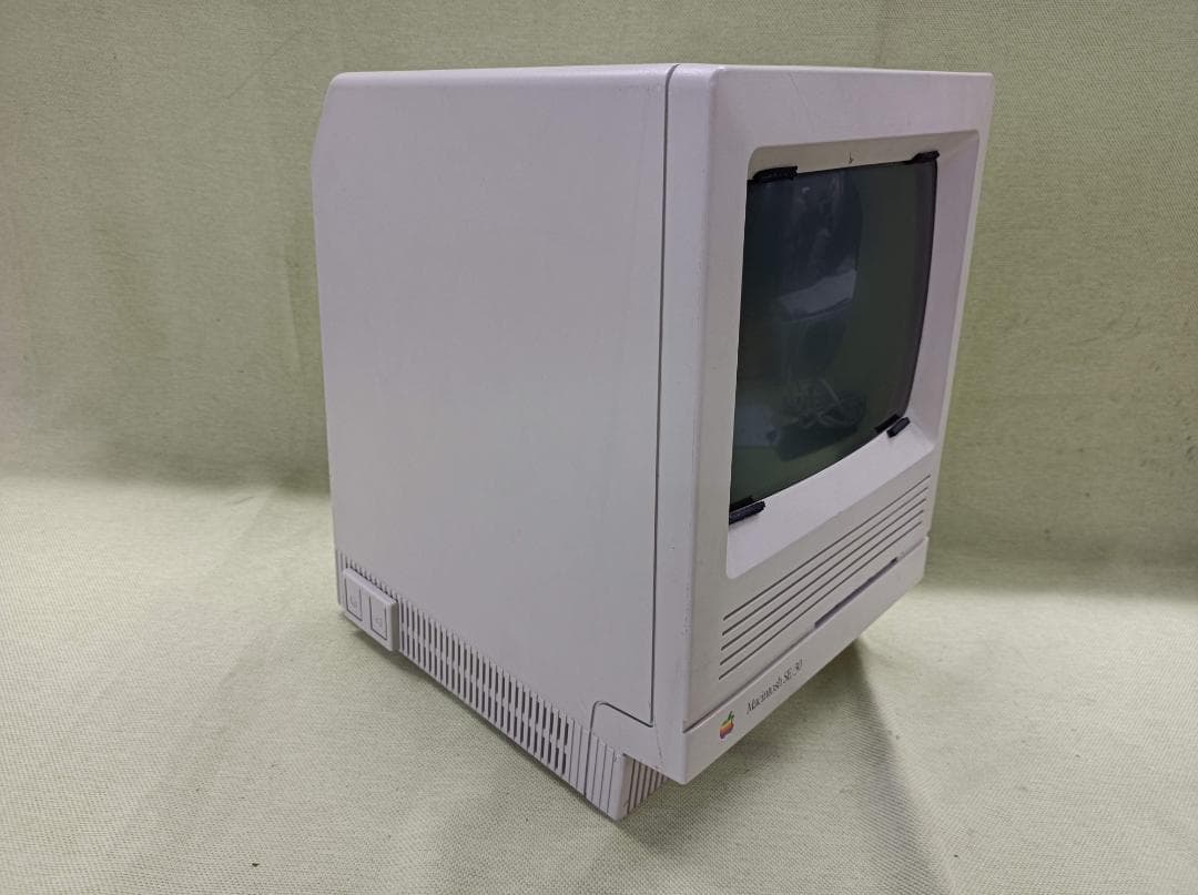都《MNLAK》Macintosh　SE/30　液晶　キズ多い　レトロ