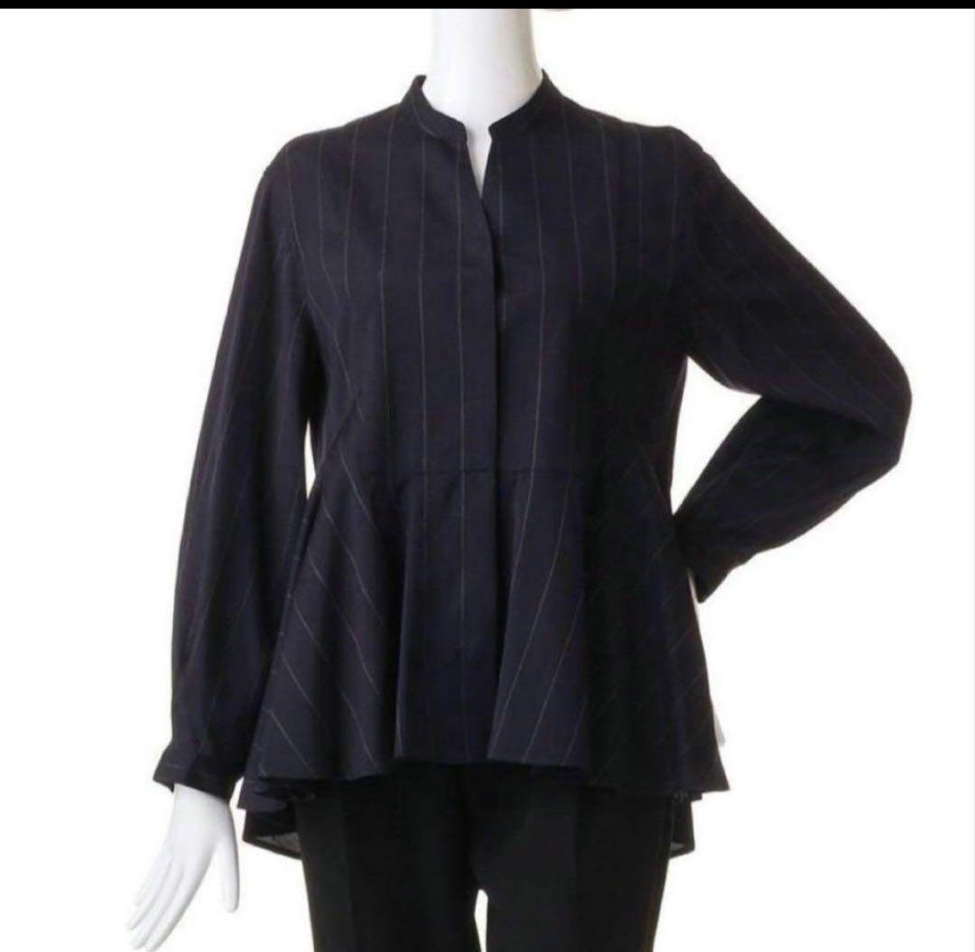 エブール ネイビー ペプラムスタイル ブラウス - メルカリ