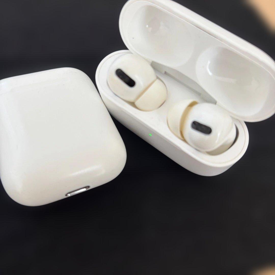 AirPods ProとAirPods 本体2個セット ジャンク - メルカリ