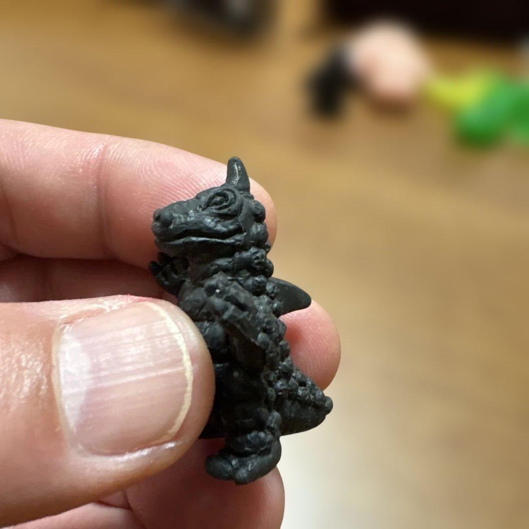 レッドギラス 怪獣消しゴム 黒色 当時物 ポピー - メルカリ