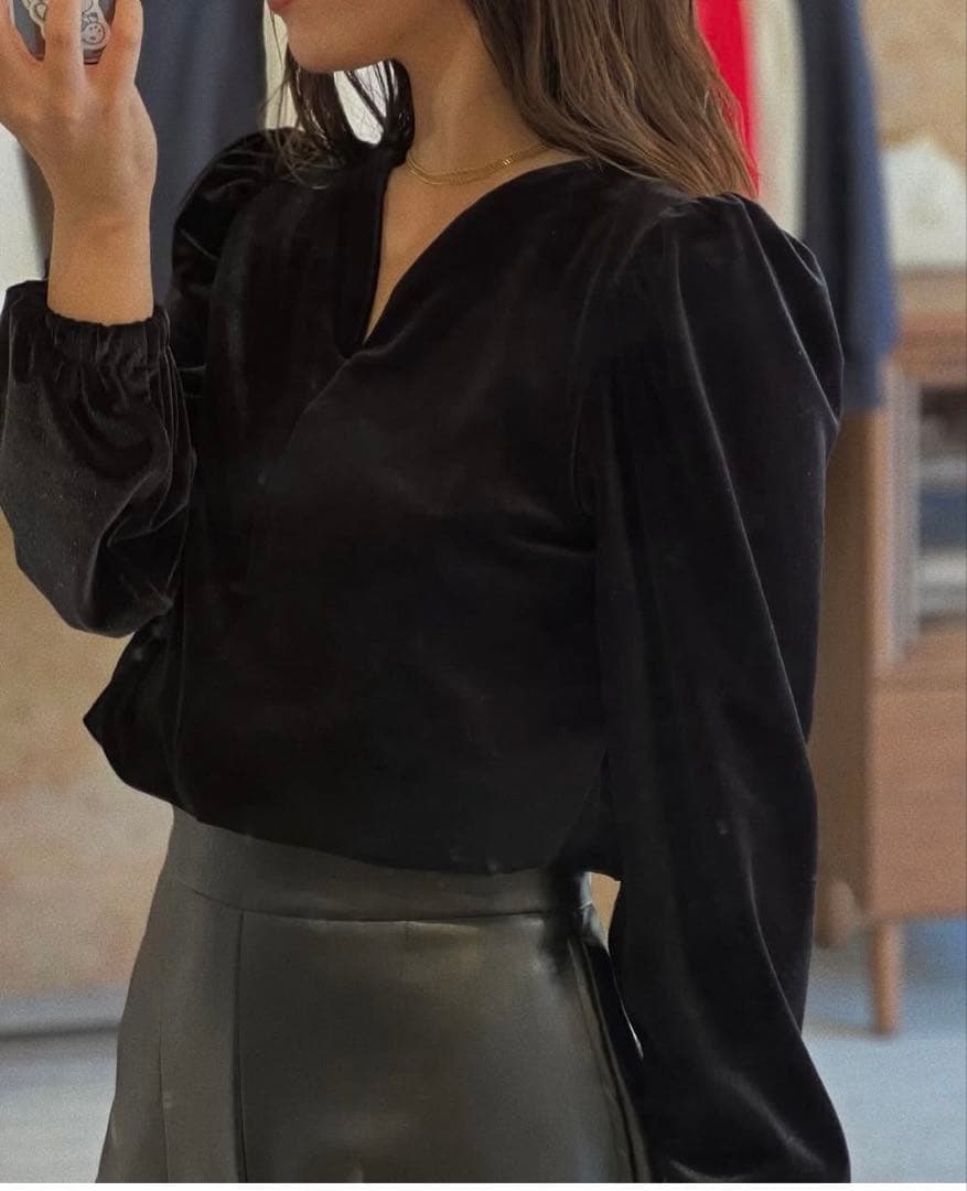 meer.ベロアトップス - メルカリ