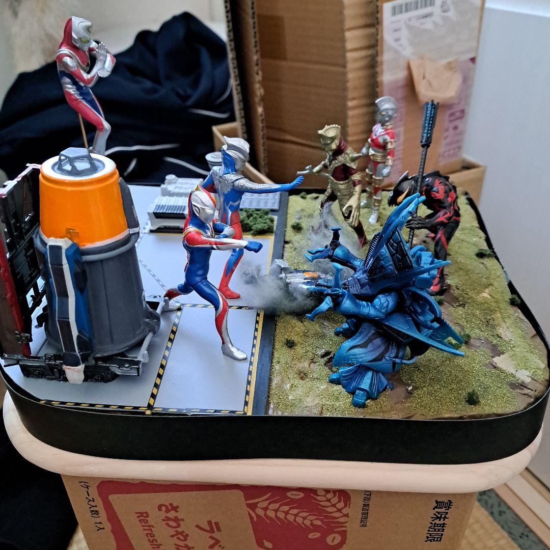 ジオラマ ウルトラマン コスモス・ゼロ・ダイナ - メルカリ