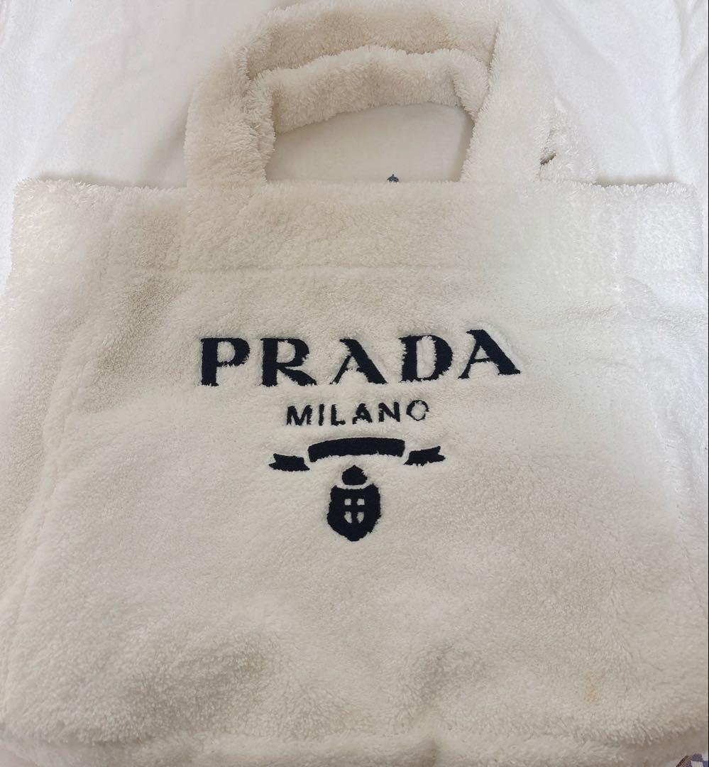 PRADA ホワイトファートートバッグ PRADA（プラダ） ボア2WAYトートバッグ 1BG428 ホワイト シルバー金具