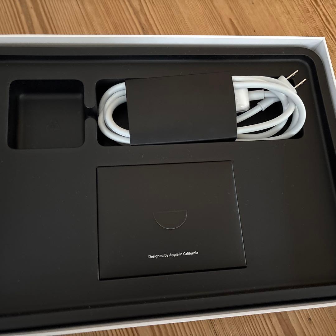 MacBook Air シルバー 充電ケーブル、箱 - メルカリ