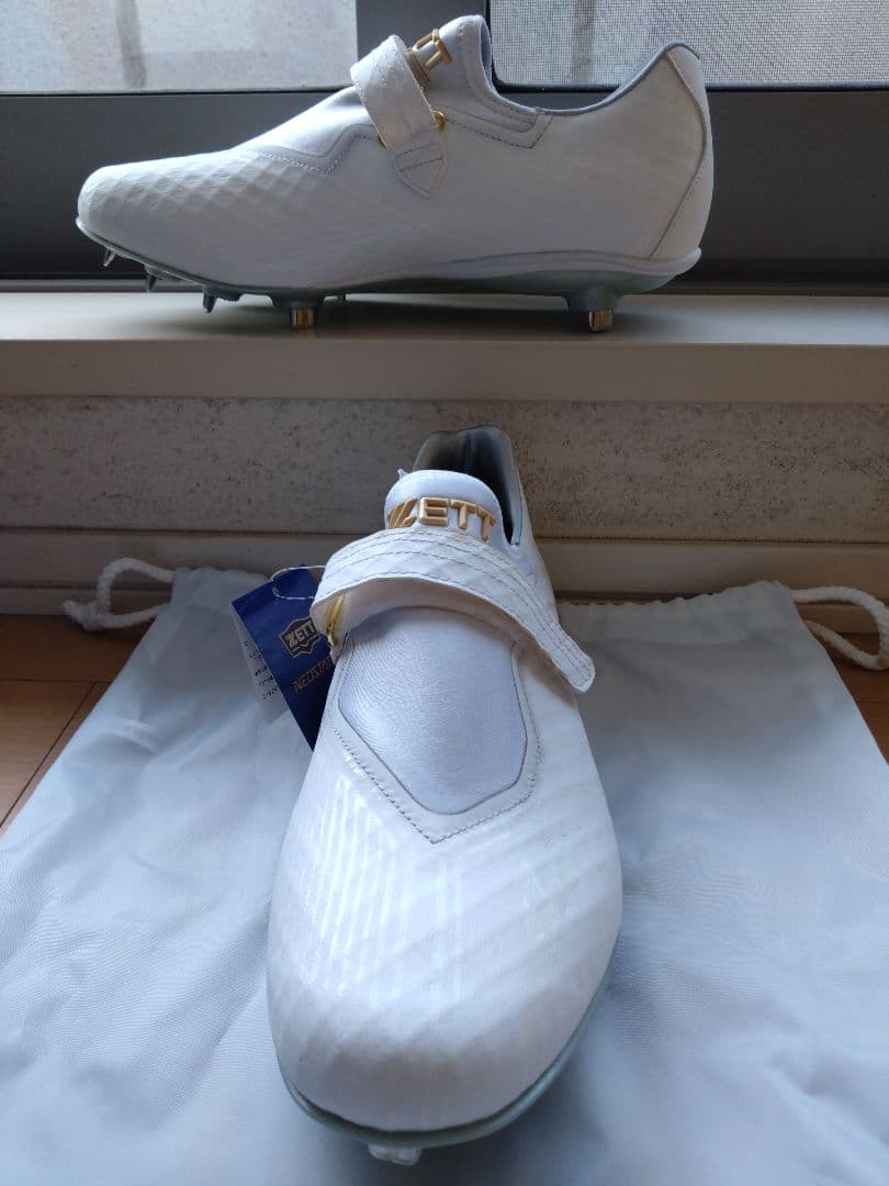 カ*ぃ様 〇ZETT ゼット ネオステイタス WH BSR2806 27.0cm