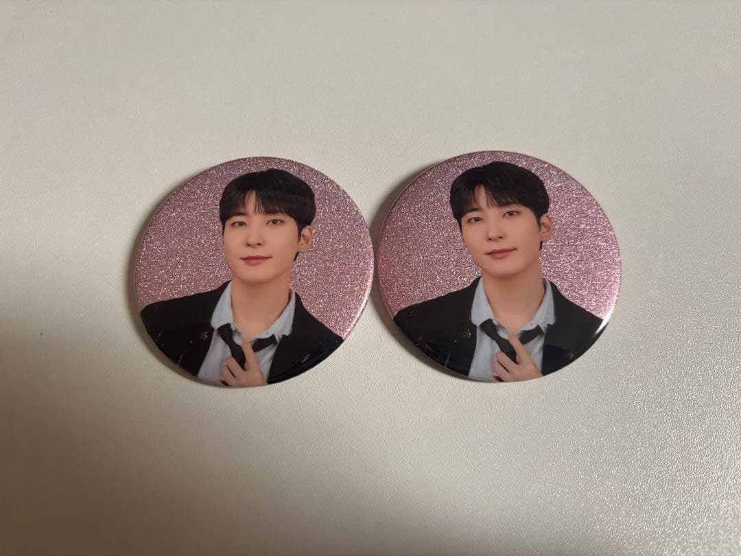 SEVENTEEN HOLIDAY ウォヌ 缶バッジ - メルカリ