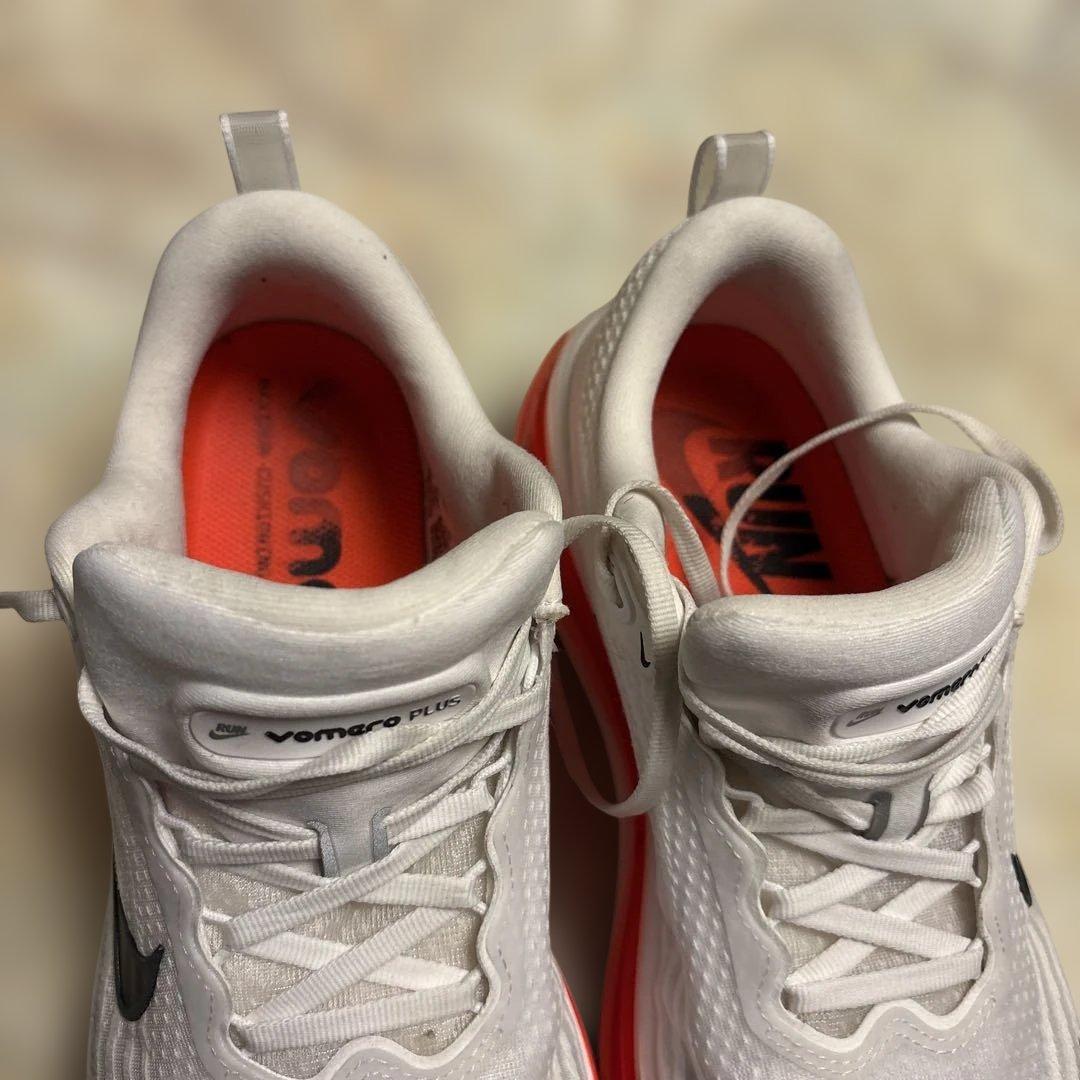 NIKE ボメロプラス（27.0cm）