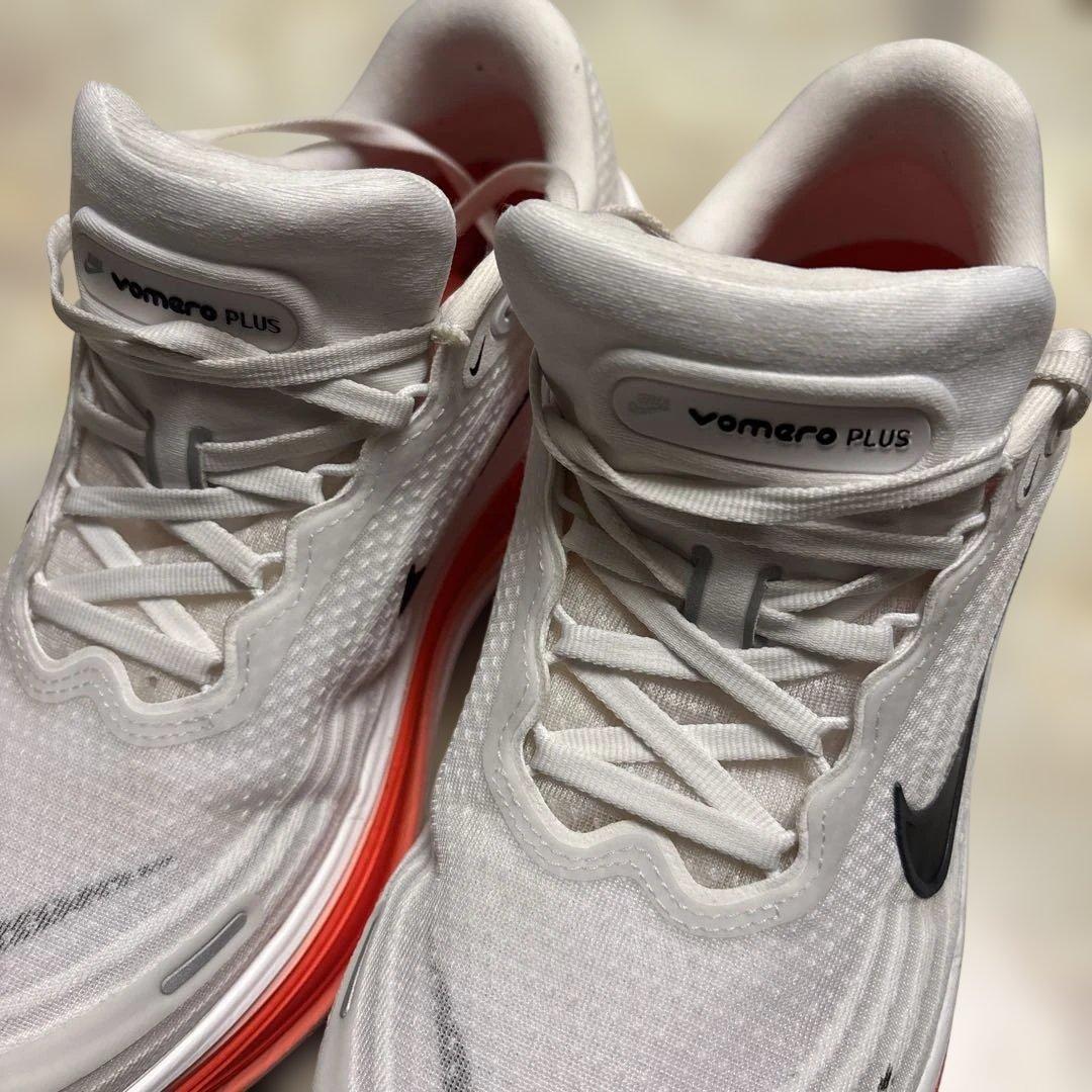 NIKE ボメロプラス（27.0cm）