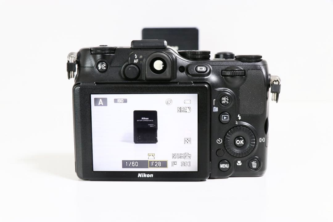 【美品】 ニコン Nikon COOLPIX P7100 《動作確認済》