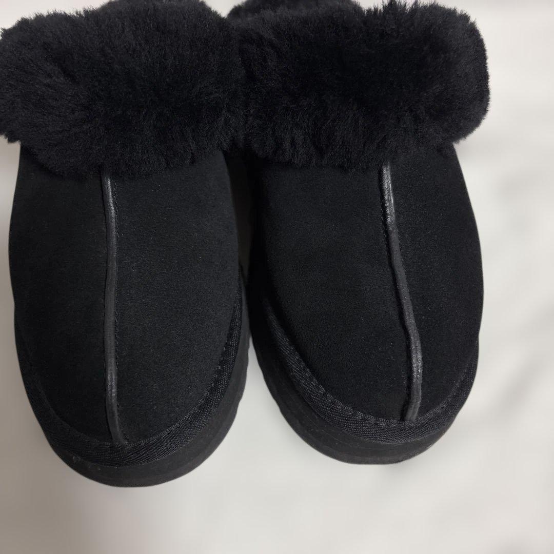 綺麗♡UGG 黒 スエード ファー付き クロッグ サンダル サボ アグ 24