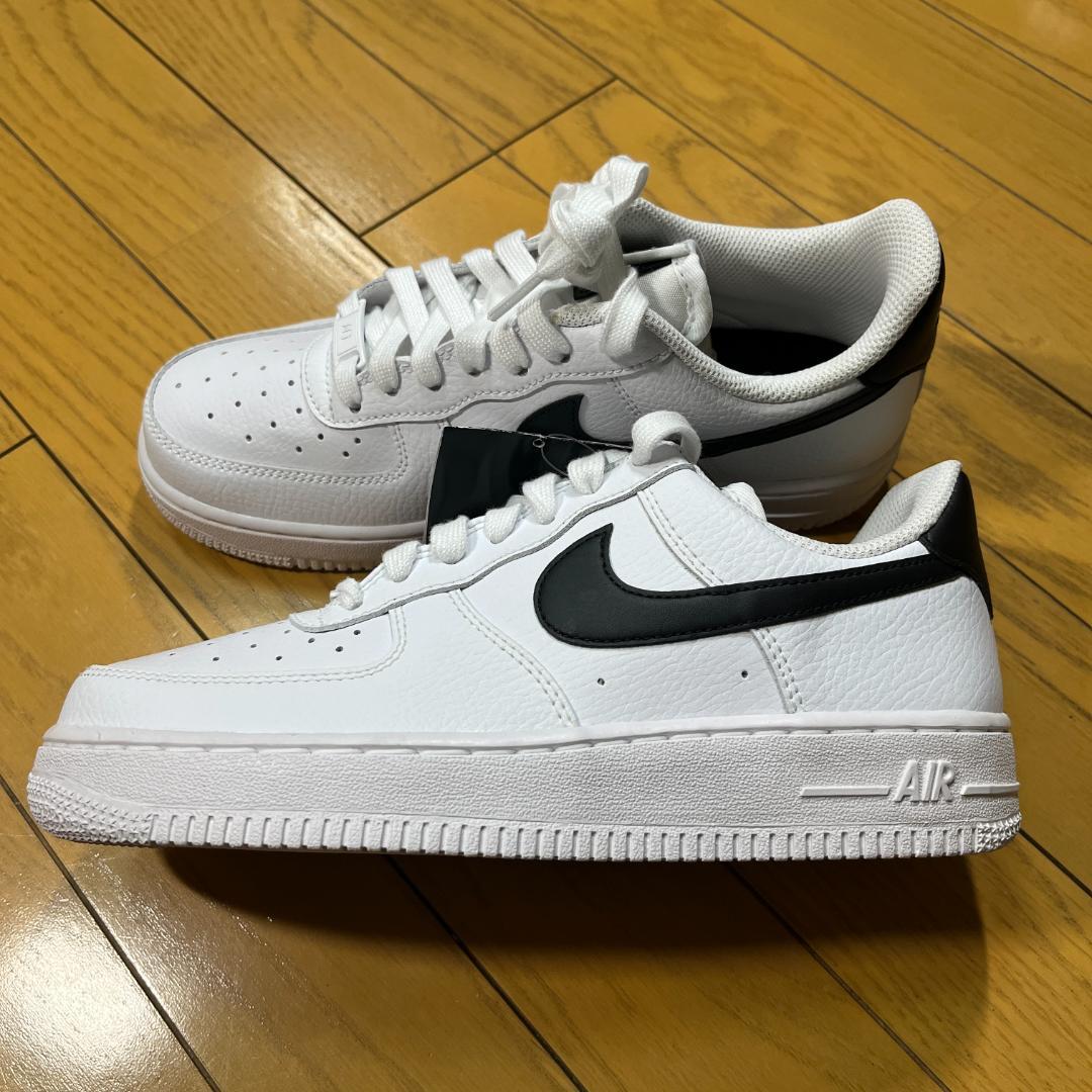[新品] Nike Air Force 1 ホワイト/ブラック 23.5cm