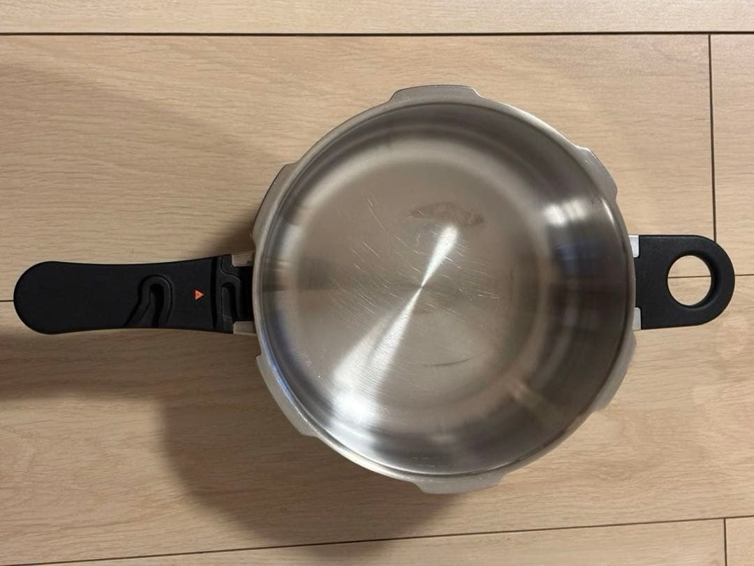 ゼロ活力なべ　2.5ℓ 圧力鍋 おもり赤白、掃除棒　レシピ本付き