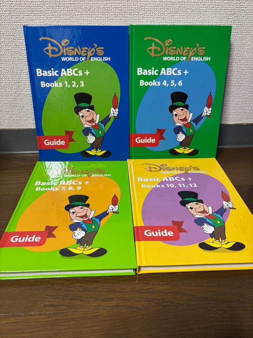 Disney's World of English Basic ABCs 4冊 - メルカリ