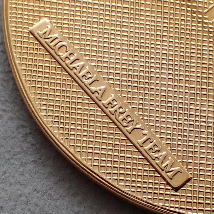 MICHAELA FREY ピンク系のオウム 鳥 ブローチ ミカエラフレイ