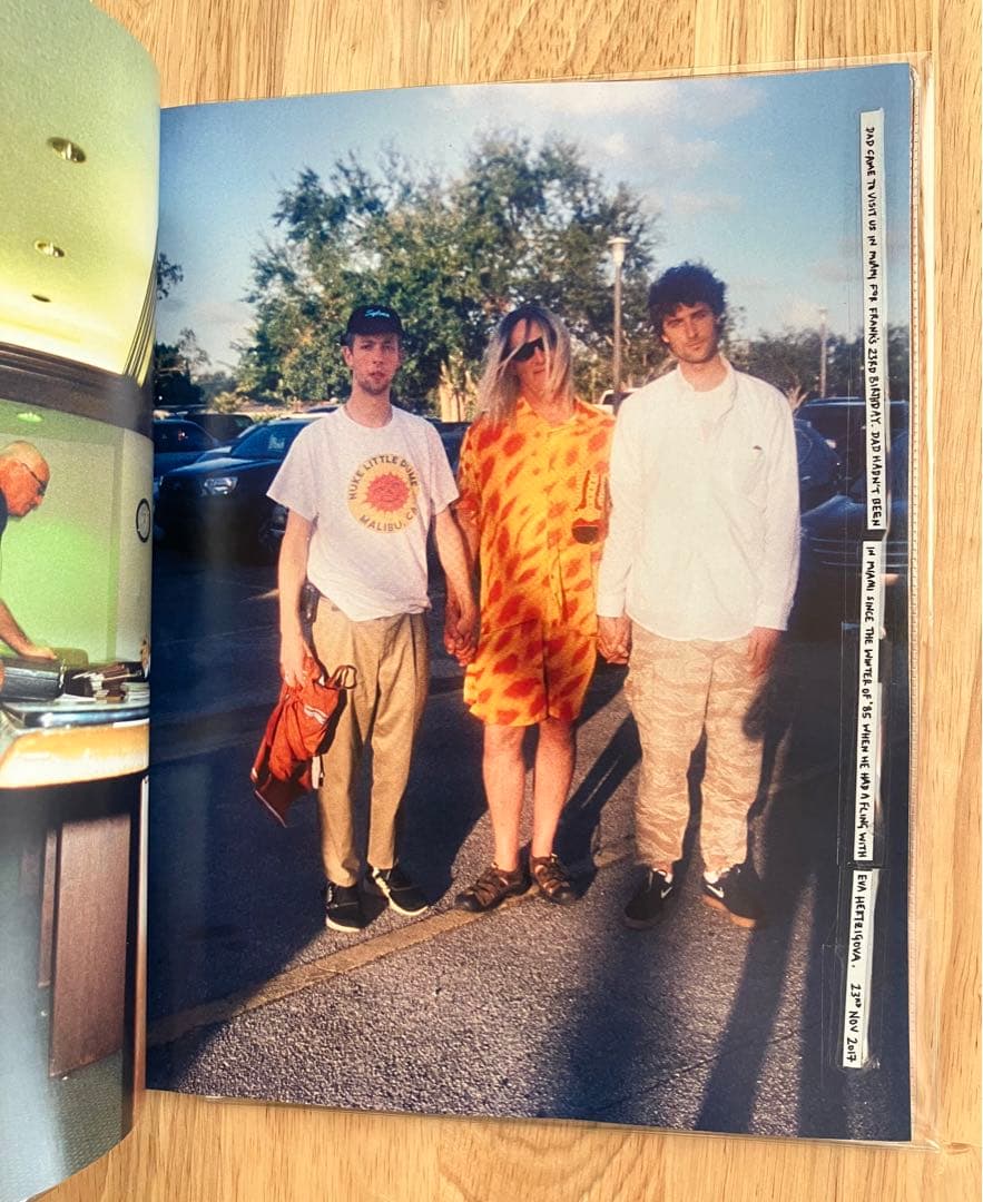 INSIDE THE BUM ビーチ・バム まじめに不真面目 写真集