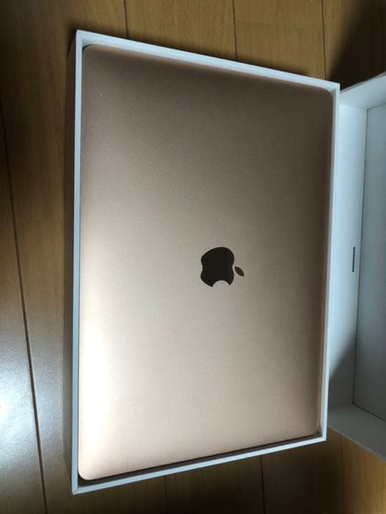 MacBook Pro 13インチ Air Hothotレビュー】名より実を取ったM2 MacBook Pro 13インチ版。性能を