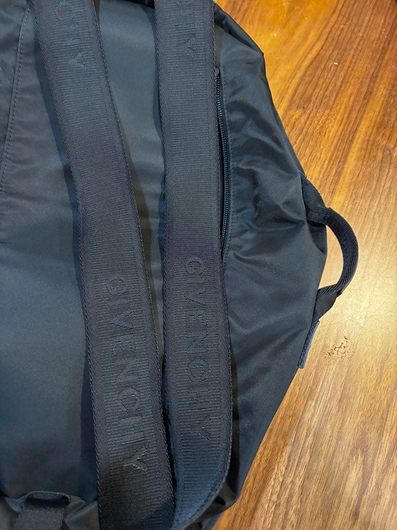 GIVENCHY ブラックナイロンバッグGIVENCHY ブラックナイロンバッグ