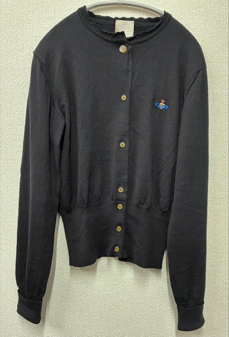 ヴィヴィアンウエストウッド　フリルネックウールカーディガン 黒　イタリア製 ヴィヴィアンウエストウッド フリルネックウールカーディガン 黒