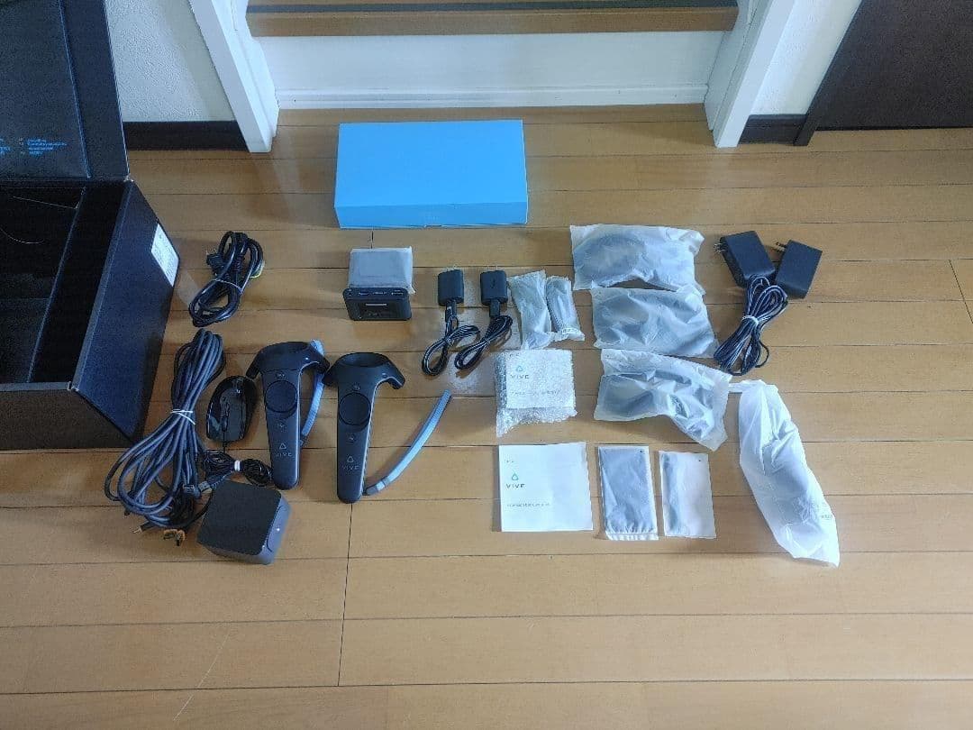 ヘッドセット欠品】HTC VIVE 周辺機器・パーツ一式 - メルカリ