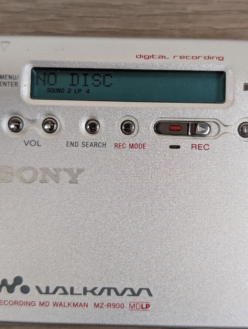ジャンク品】SONY ソニー MDウォークマン MDレコーダー MZ-R900 - メルカリ