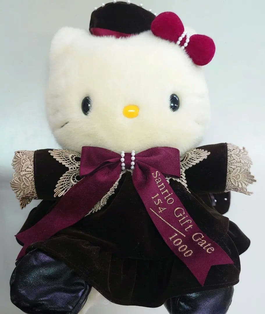 サンリオギフトゲート限定ハローキティ 大きなハローキティが目印！サンリオギフトゲート浅草店