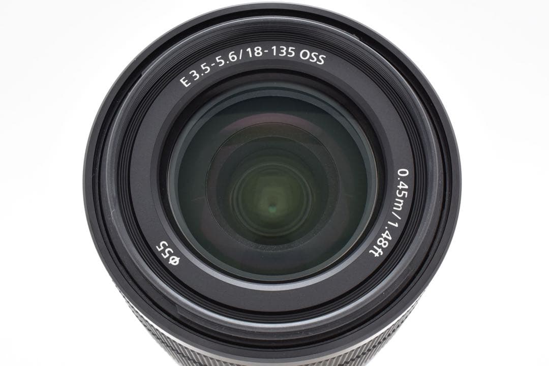 Sony E 18-135mm F3.5-5.6 OSS レンズ