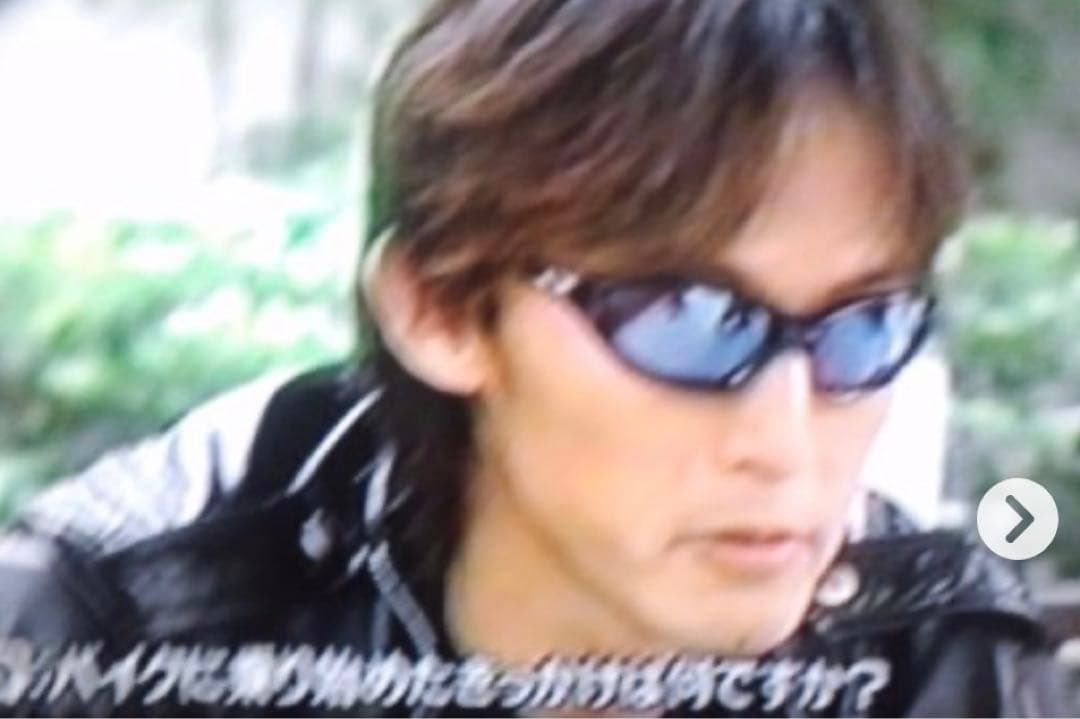 レア】B'z 稲葉浩志 サングラス オークリー 稲葉浩志モデル - メルカリ