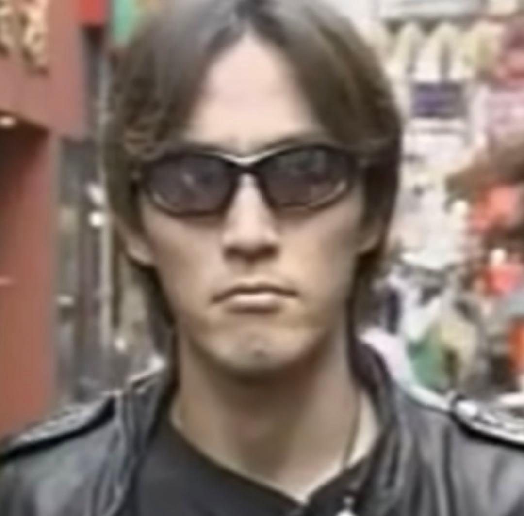 レア】B'z 稲葉浩志 サングラス オークリー 稲葉浩志モデル - メルカリ