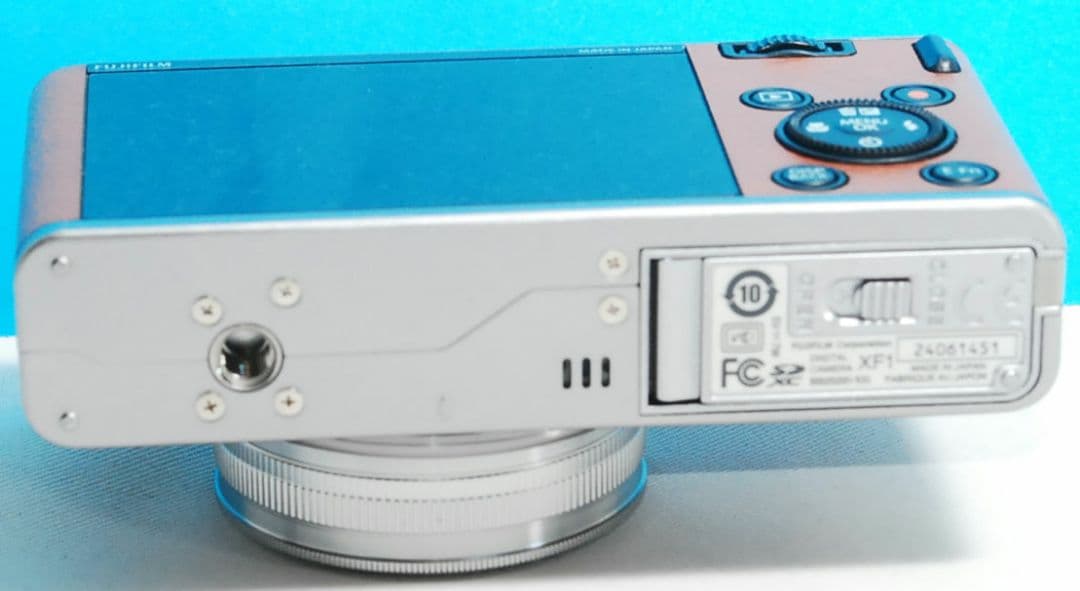 Fujifilm XF1 ボディブラウン 送料無料の通販はau PAY マーケット