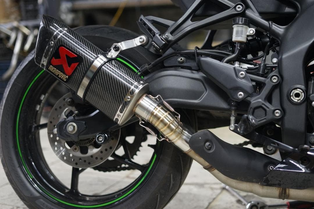 Zx25r/zx4r 23年～ 汎用スリップオン用 中間パイプ - メルカリ