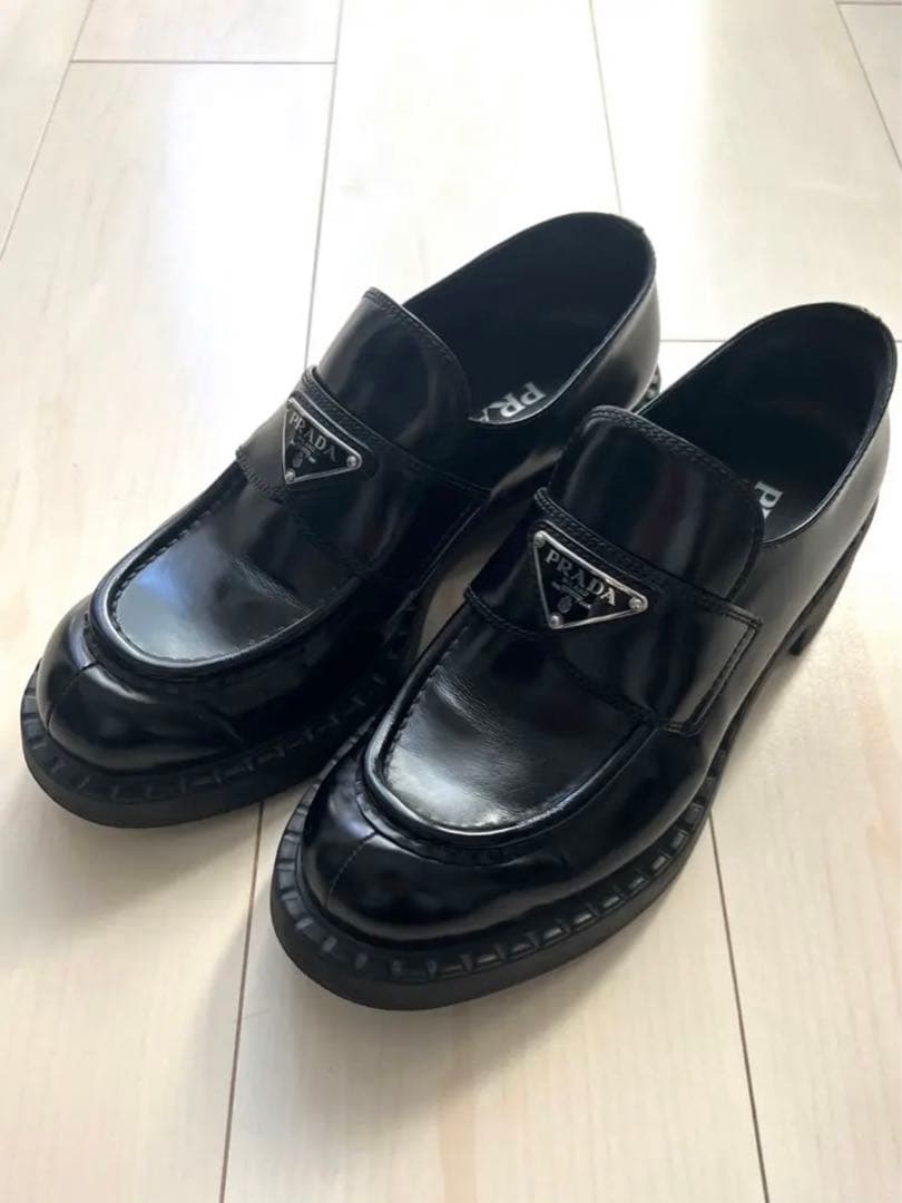 prada プラダ チョコレート ブラッシュドレザー ローファー - メルカリ