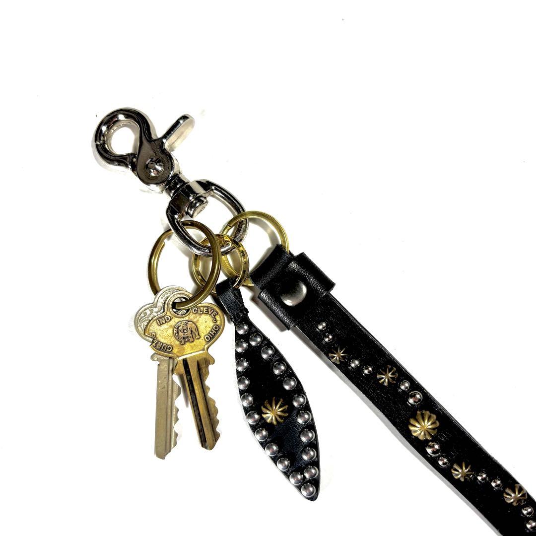 スタッズキーホルダー［sh150-1762］国産レザーCALEEキャリー風 - メルカリ