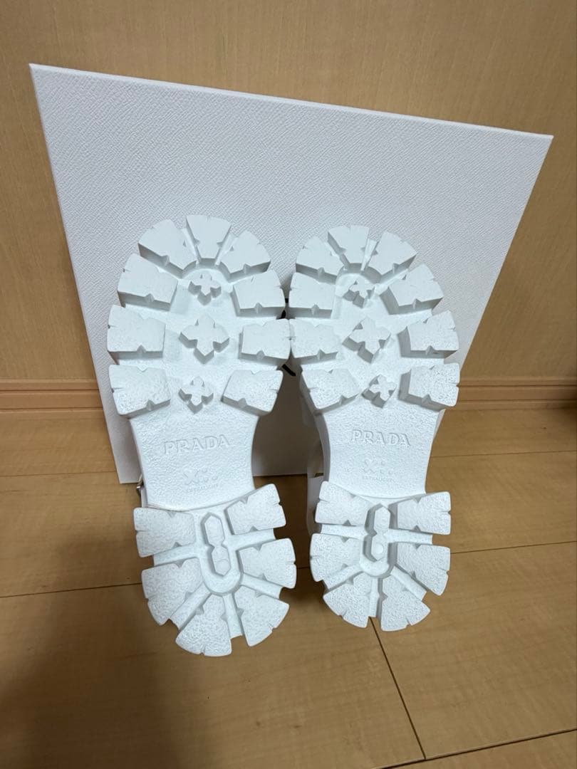 新品未使用】PRADAモノリス ラバーサンダル 白 23センチ 36