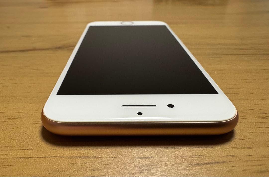 美品　Apple iPhone8 本体　箱付属品一部あり　64GB